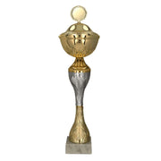 Silberfarbener Pokal mit Deckel und Säule für Turniersieger
