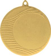 Eine schlichte, goldfarbene Medaillen Hamm 70mm MMC1090 mit einem Strukturmuster auf der linken Seite und einer kleinen Schlaufe an der Oberseite zum Befestigen an einem Band, perfekt zum Anerkennen von Leistungen bei jeder Sportveranstaltung.