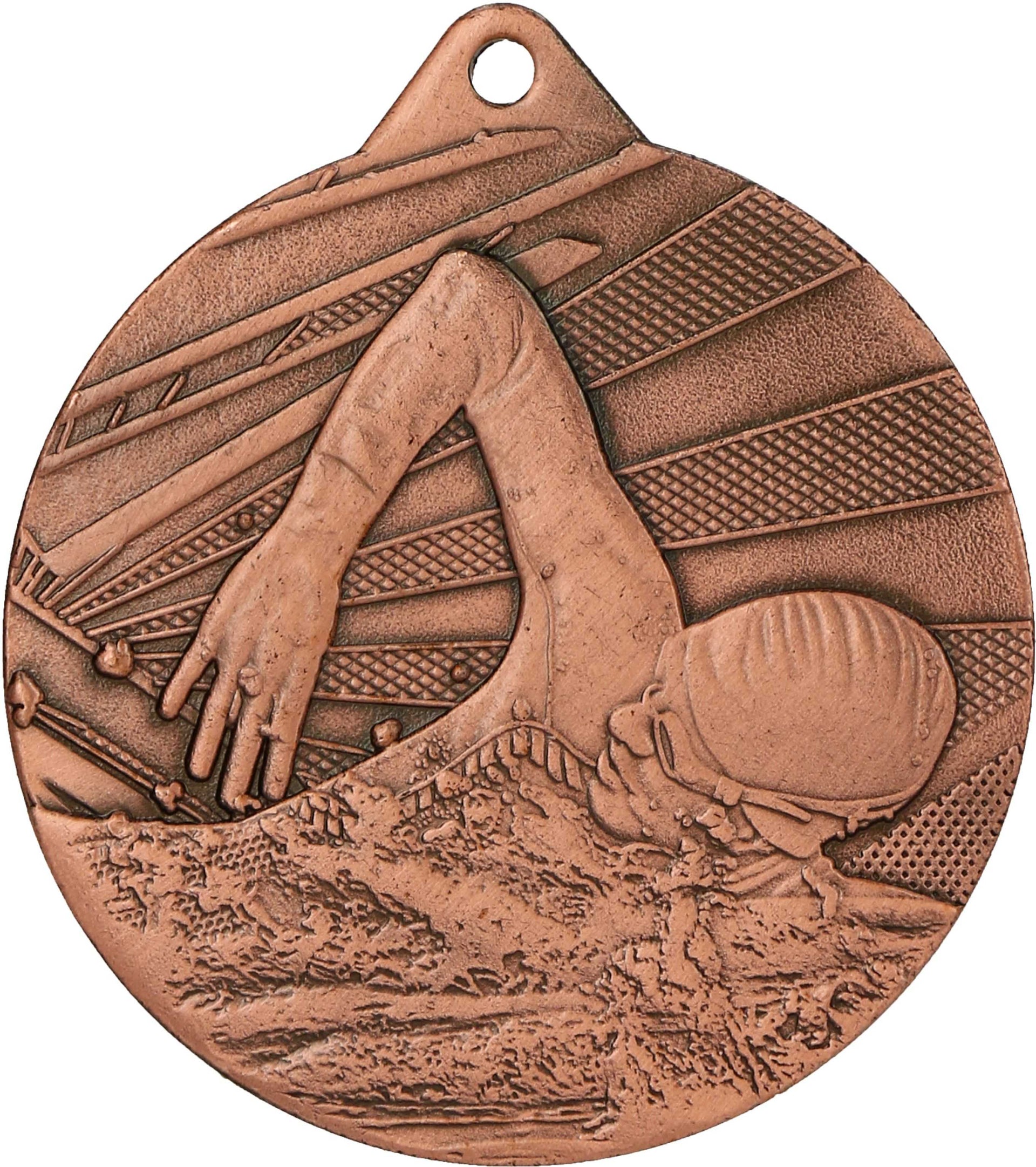 Eine Medaillen Potsdam 50 mm ME003, die einen Schwimmer mit Schwimmbrille und Badekappe, ausgestrecktem Arm und um ihn herum von Wasserkräuseln umgeben zeigt, aus hochwertigem Material.