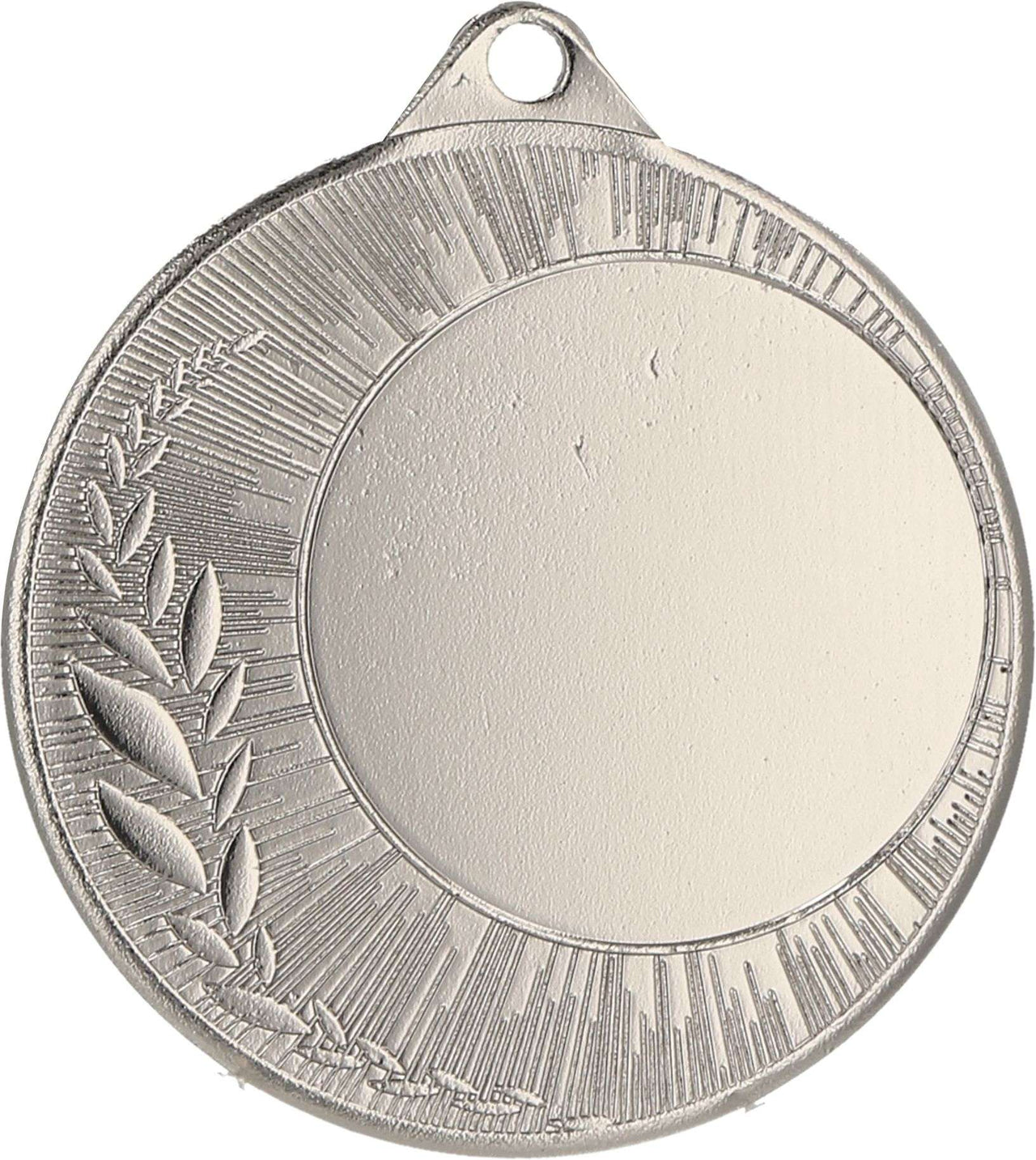 Eine Silbermedaille mit einem schlichten runden Zentrum, umgeben von einem Muster aus strahlenförmigen Linien und einem dekorativen Olivenzweig-Design auf der linken Seite, verkörpert die „Leistungen würdigen“-Philosophie der Medaillen Bremen 40 mm ME0240.