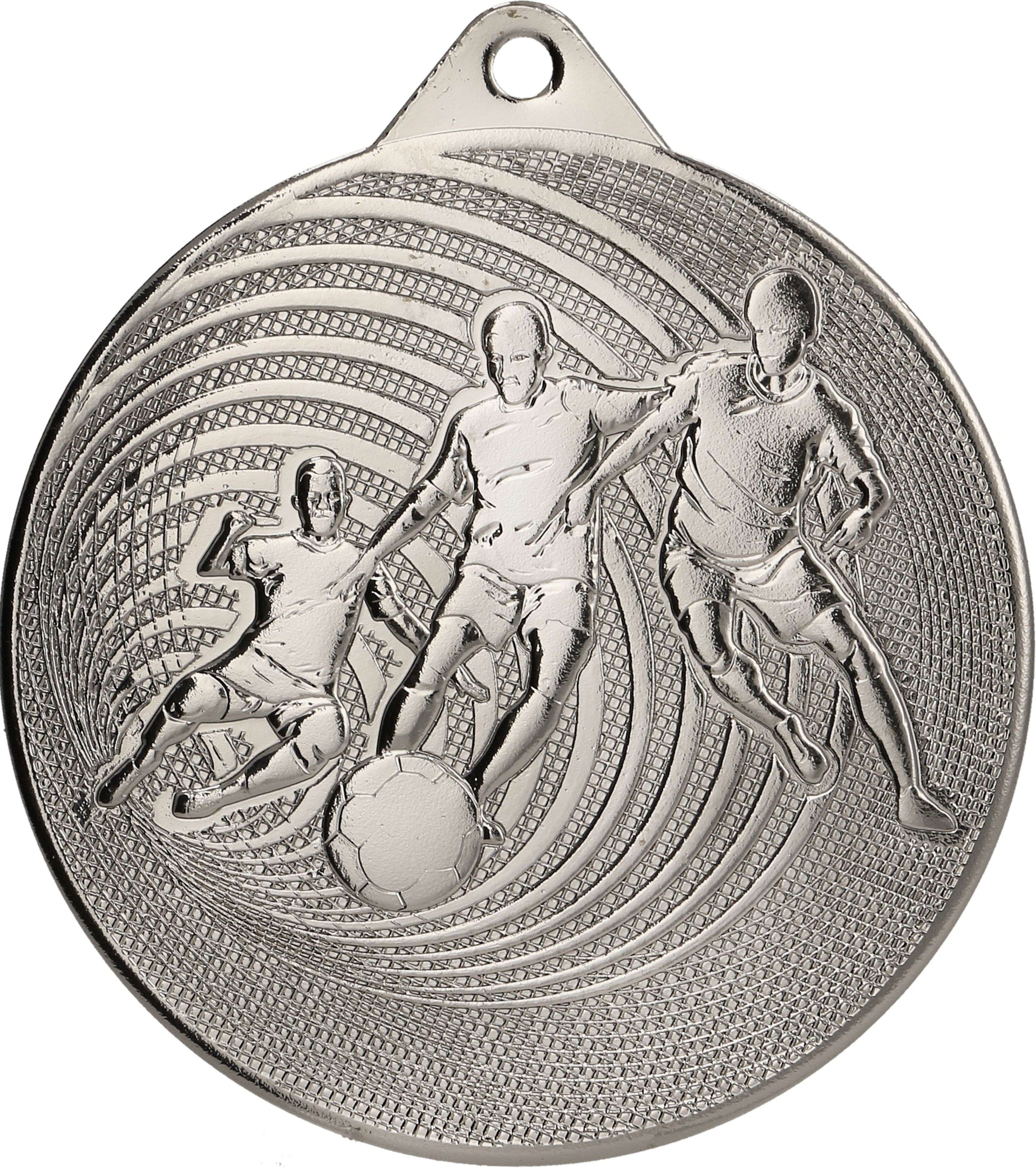 Eine runde Silbermedaille mit drei Fußballspielern in Aktion mit einem Fußball, umgeben von einem Wirbelmuster. Die Medaille hat oben ein kleines Loch zum Anbringen eines Bandes, perfekt für jede Sportveranstaltung oder Siegerehrung. Dies ist die Medaillen Offenbach 70 mm MMC3070.