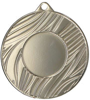 Eine runde, goldfarbene Medaille mit leerer Mitte und dekorativem, gewelltem Muster an den Rändern, die oft für Medaillen Augsburg 50 mm MMC43050 oder Sportwettkämpfe verliehen wird.