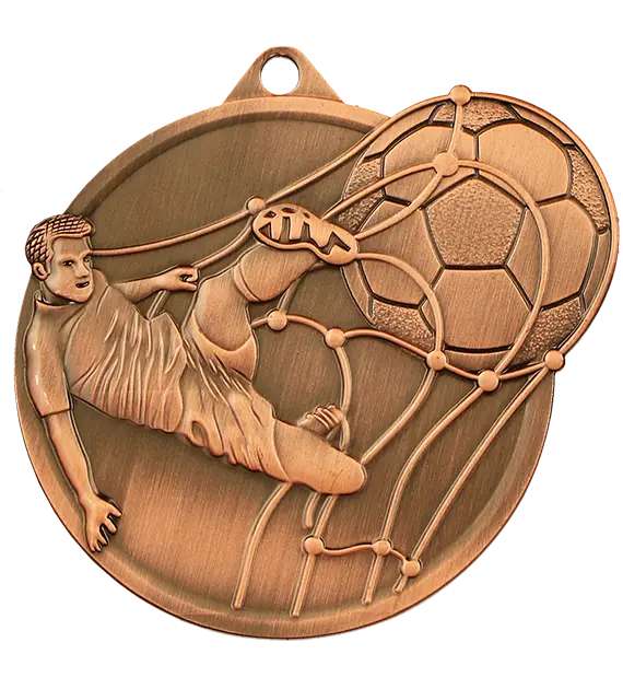 Eine hochwertige Medaille Hanau 60x50mm MMC46050 zeigt einen Fußballspieler, der gerade einen Ball kickt.