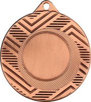 Eine bronzene 50-mm-Medaille von Medaillen Karlsruhe MMC5950 mit gemustertem Rand und leerer Mitte. Die Medaille hat oben eine Schlaufe zum Befestigen eines Bandes, perfekt zum Präsentieren von Erfolgen.