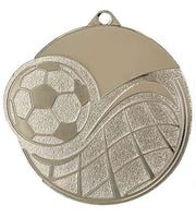 Eine Goldmedaille mit einem erhabenen Design eines Fußballs mit Netzmuster, perfekt für alle, die exquisite Medaillen Reutlingen 60 mm MMC6065 suchen.