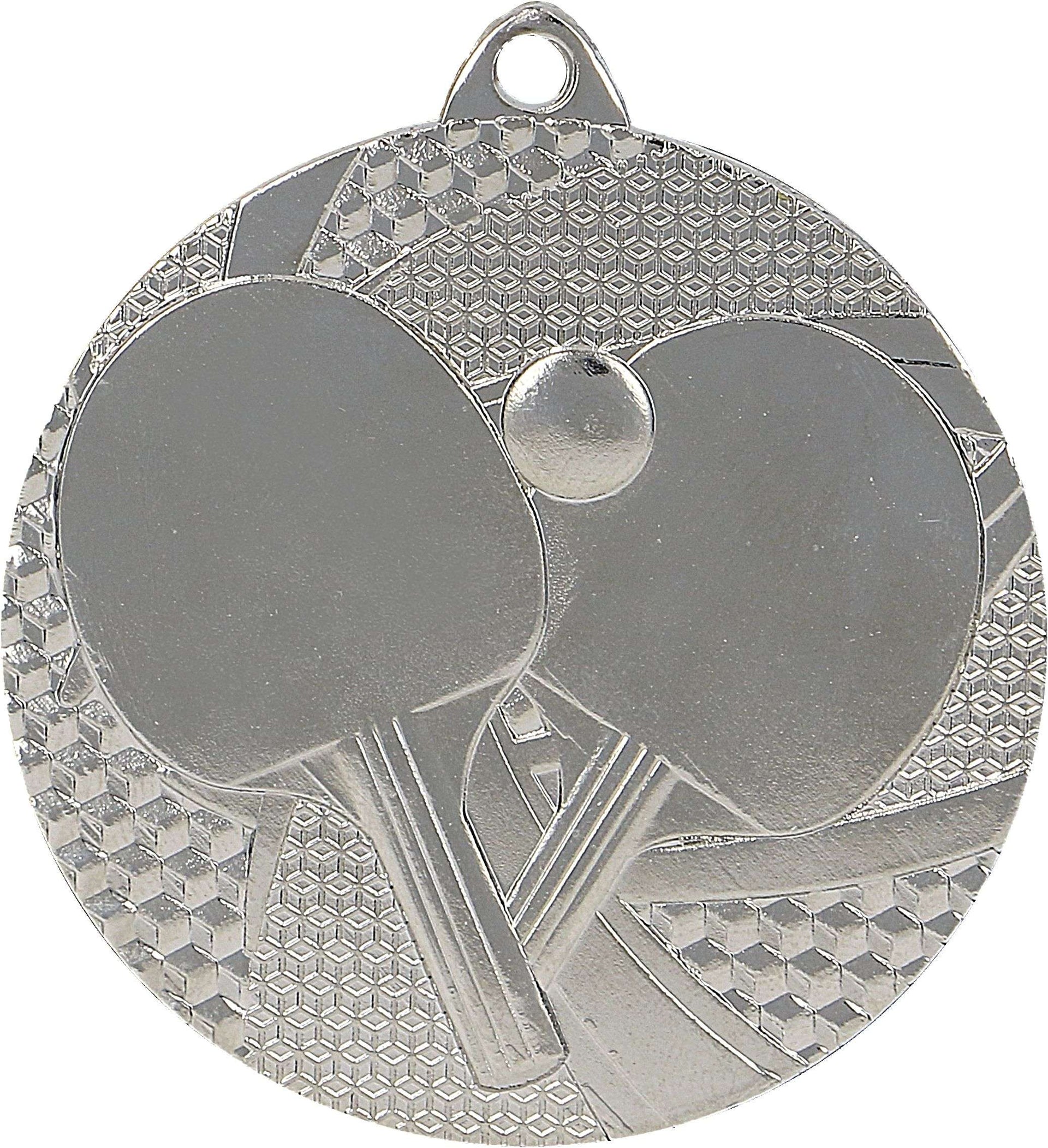 Eine silberne Medaillen Bielefeld 50 mm MMC7750 mit geprägten Designs von zwei gekreuzten Tischtennisschlägern mit einem Ball, perfekt zum Feiern von Erfolgen bei jedem Tischtennisturnier.